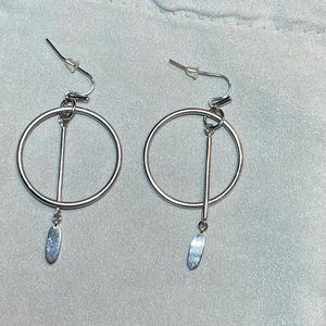 Kendra Scott  Nalani open Frame Earrings. $35